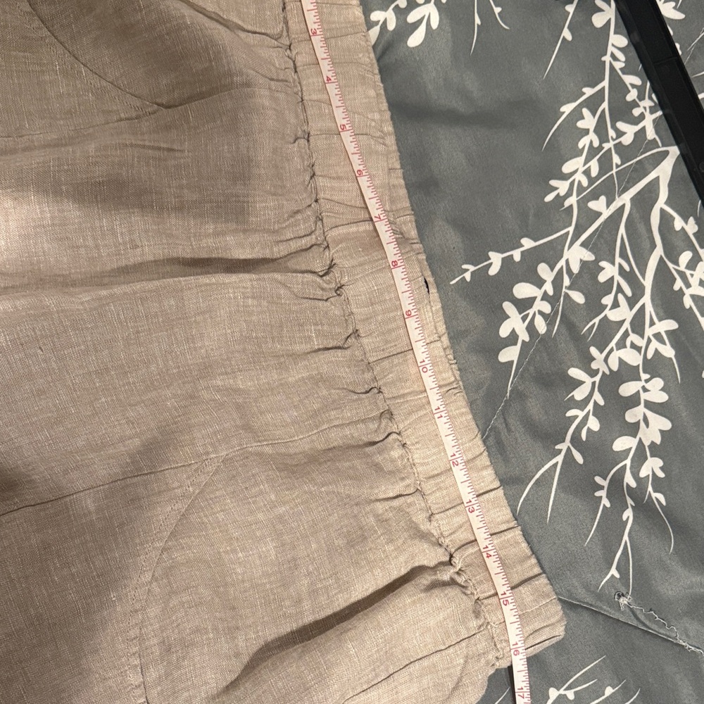 Quince Beige Linen-Blend Capris - Picture 6 of 10